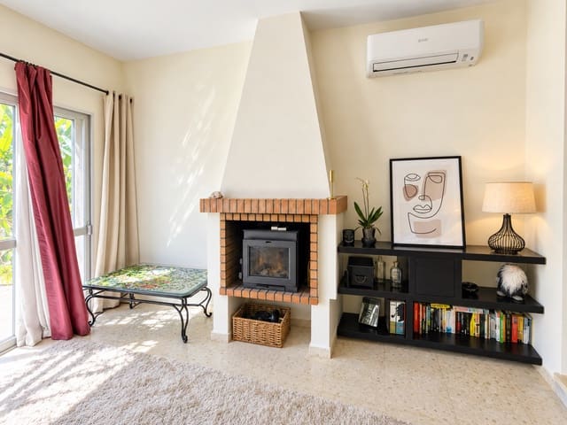 Pareado de 3 habitaciones en La Duquesa / Puerto de la Duquesa, Manilva en venta con piscina - 329.000 € (Ref: 10171207)