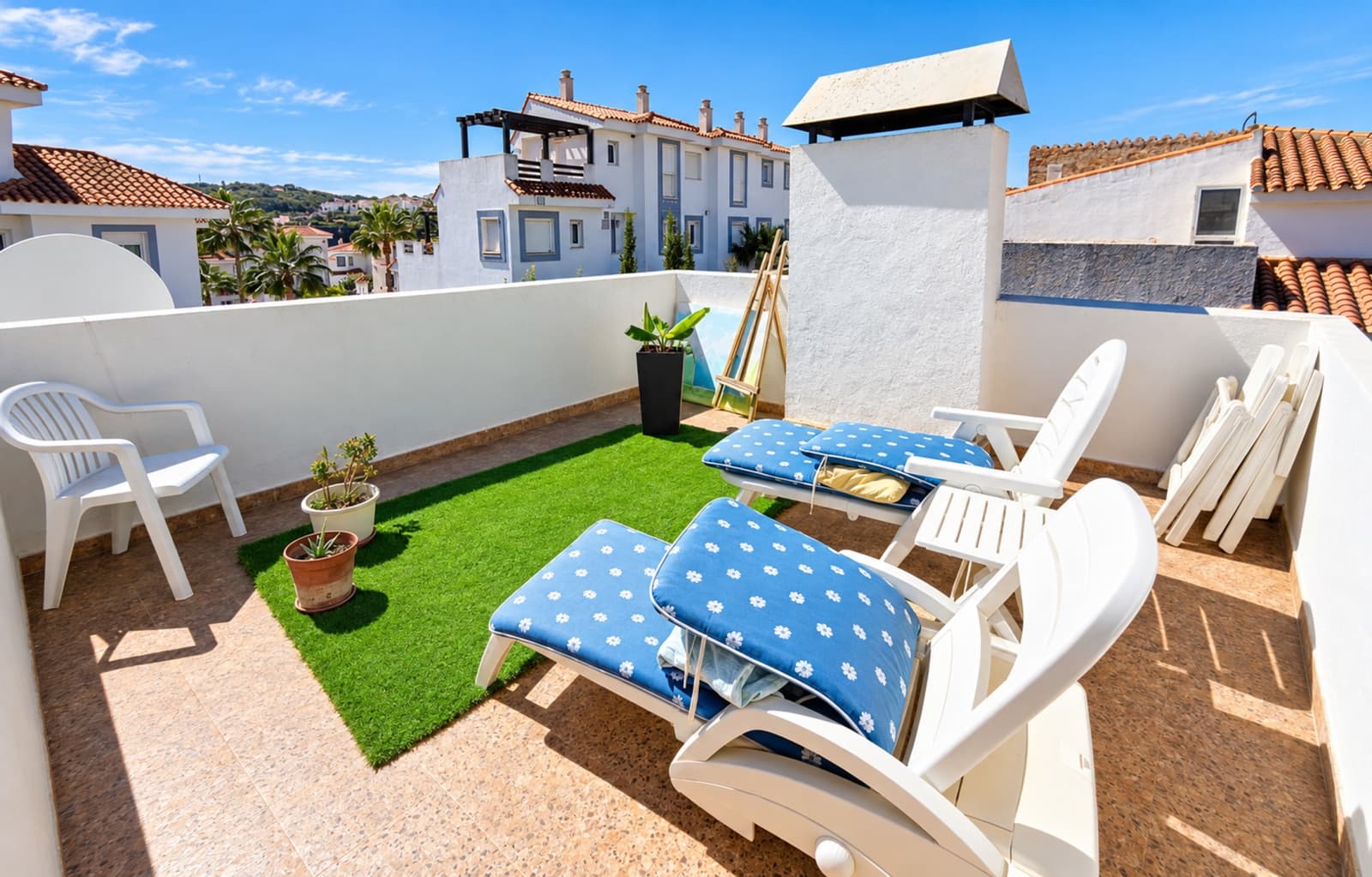 Pareado de 3 habitaciones en La Duquesa / Puerto de la Duquesa en venta con piscina - 329.000 € (Ref: 10171207)