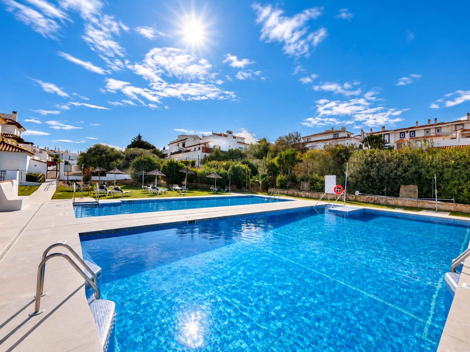 1 quarto Penthouse para venda em La Duquesa / Puerto de la Duquesa com piscina - 215 000 € (Ref: 10176877)