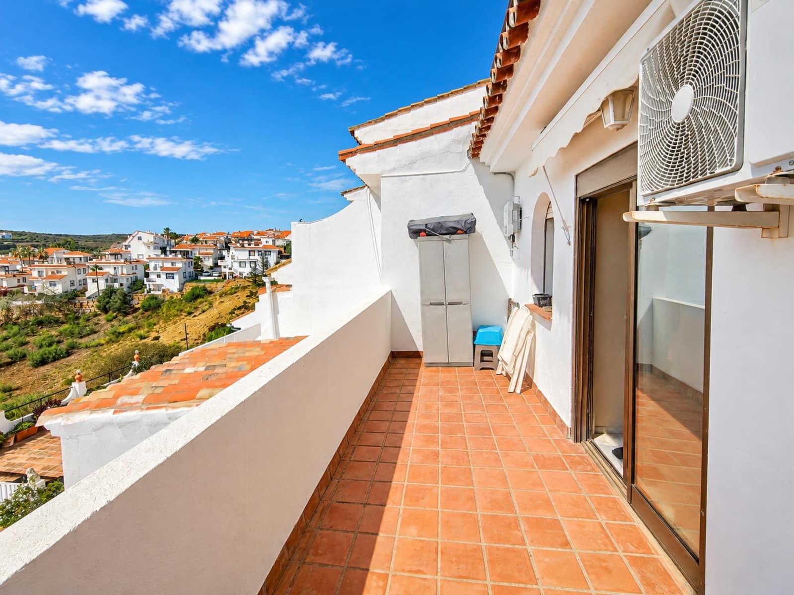 1 quarto Penthouse para venda em La Duquesa / Puerto de la Duquesa com piscina - 215 000 € (Ref: 10176877)
