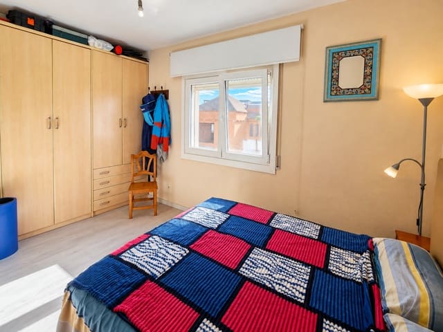1 quarto Penthouse para venda em La Duquesa / Puerto de la Duquesa, Manilva com piscina - 215 000 € (Ref: 10176877)