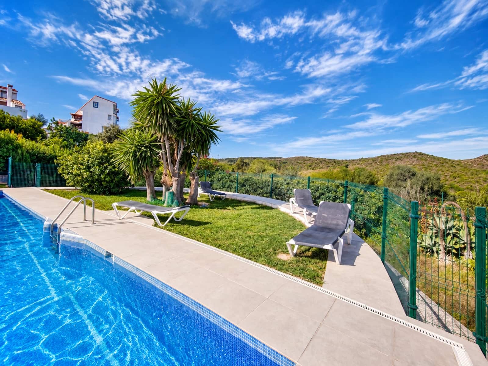 1 quarto Penthouse para venda em La Duquesa / Puerto de la Duquesa com piscina - 215 000 € (Ref: 10176877)