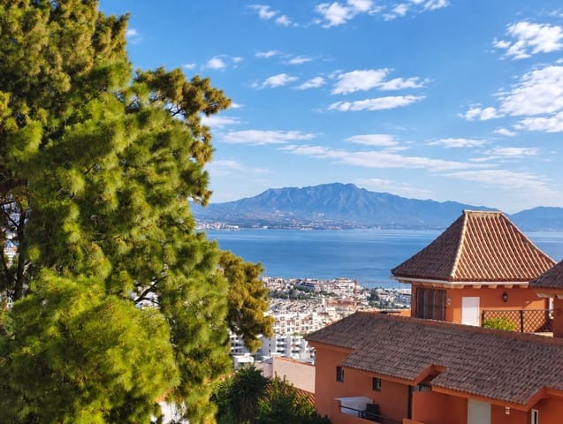 1 quarto Penthouse para venda em La Duquesa / Puerto de la Duquesa, Manilva com piscina - 215 000 € (Ref: 10176877)