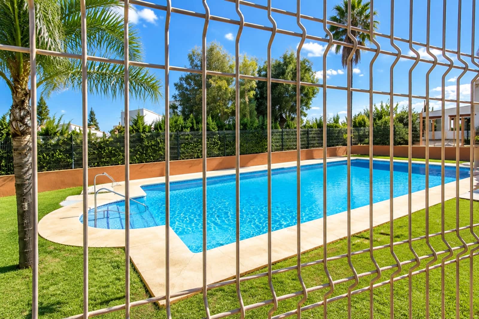 2 bedroom Apartment for sale in Manilva with pool garage - € 259,000 (Ref: 10176879)