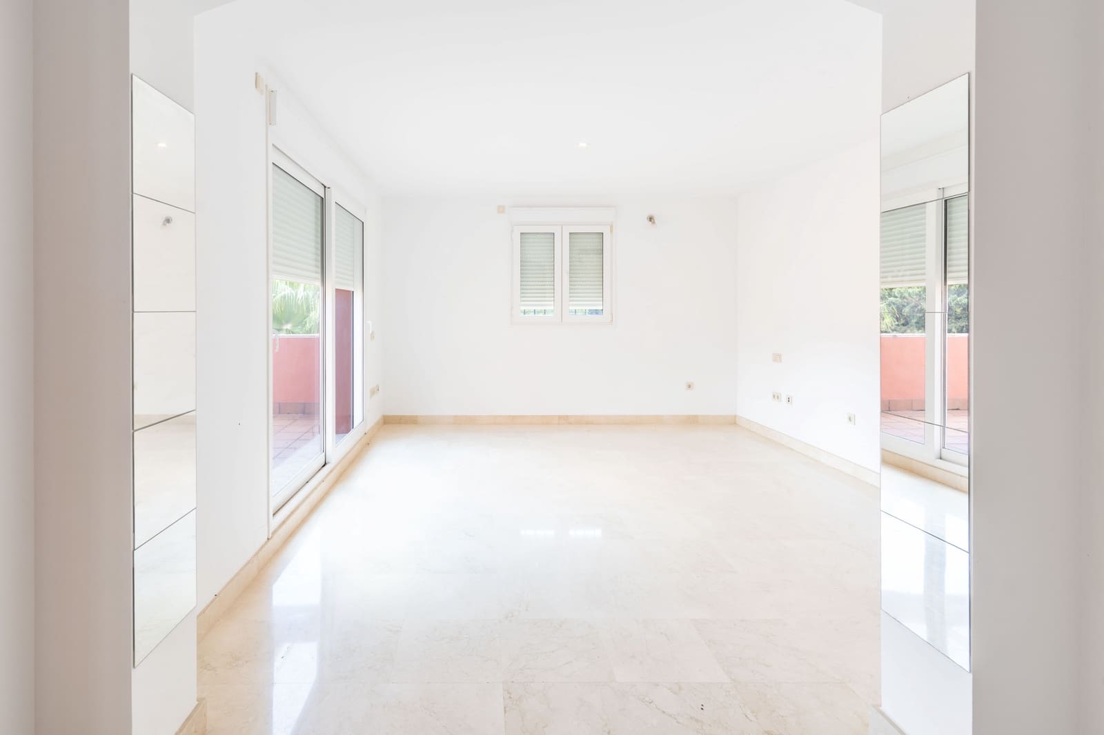 4 soveværelse Villa til salg i Sotogrande med swimmingpool garage - € 980.000 (Ref: 7792989)