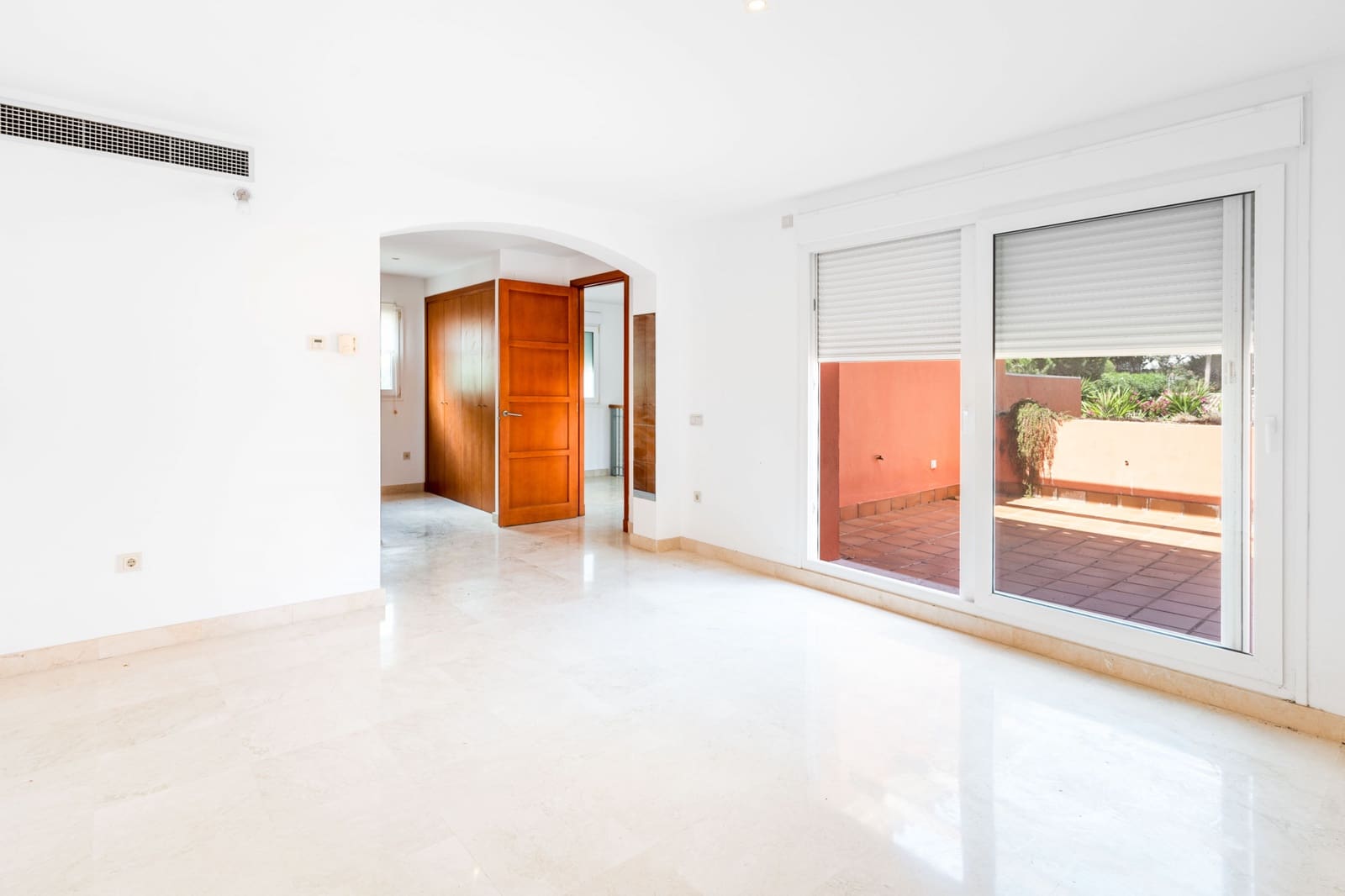 4 soveværelse Villa til salg i Sotogrande med swimmingpool garage - € 980.000 (Ref: 7792989)