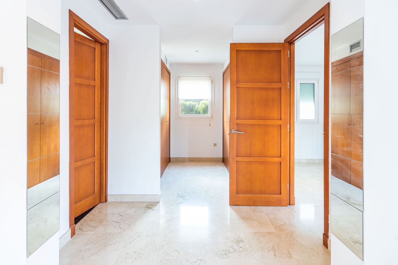 4 soveværelse Villa til salg i Sotogrande med swimmingpool garage - € 980.000 (Ref: 7792989)