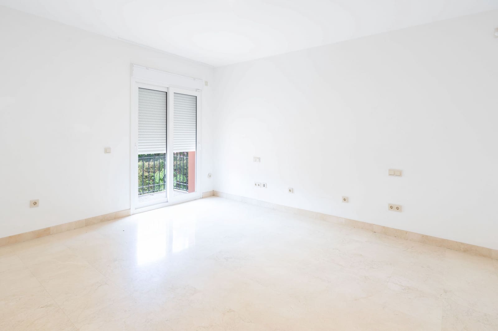 4 soveværelse Villa til salg i Sotogrande med swimmingpool garage - € 980.000 (Ref: 7792989)