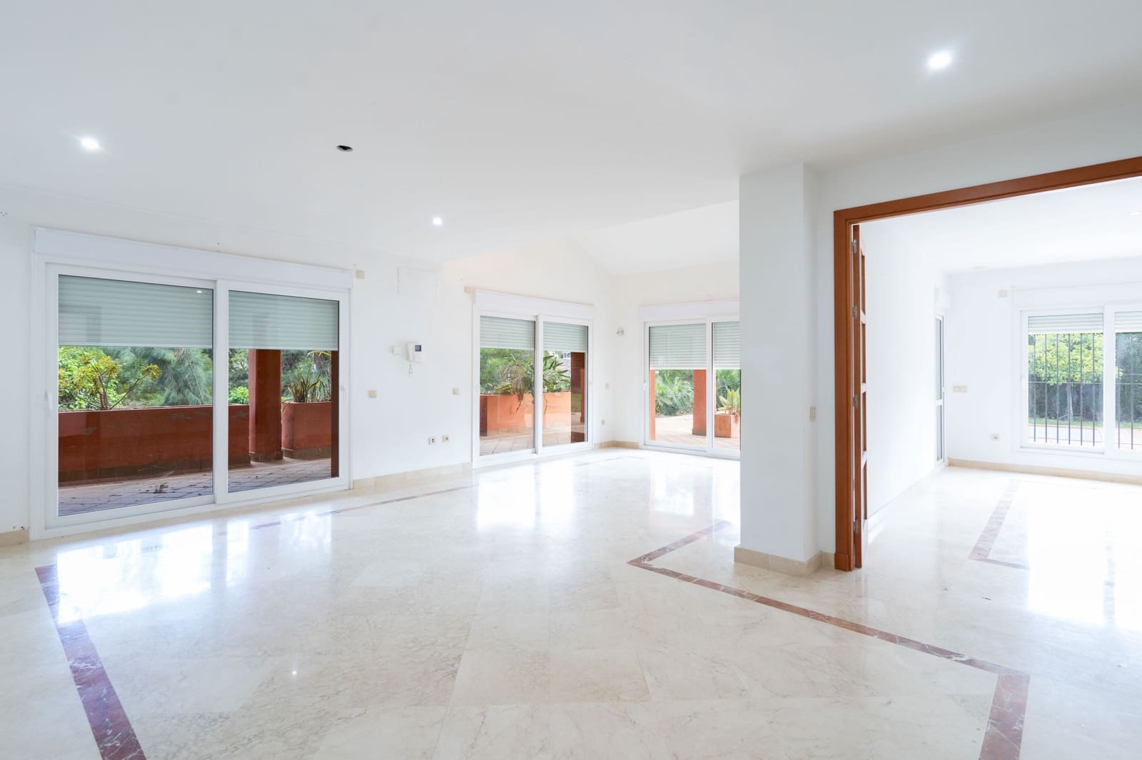 4 soveværelse Villa til salg i Sotogrande med swimmingpool garage - € 980.000 (Ref: 7792989)