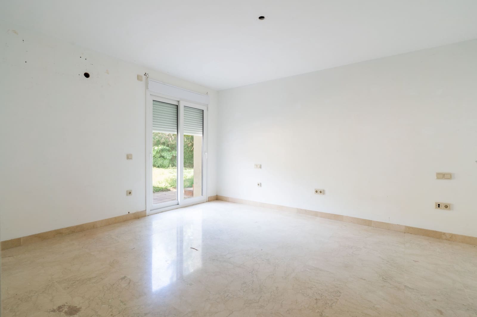 4 soveværelse Villa til salg i Sotogrande med swimmingpool garage - € 980.000 (Ref: 7792989)