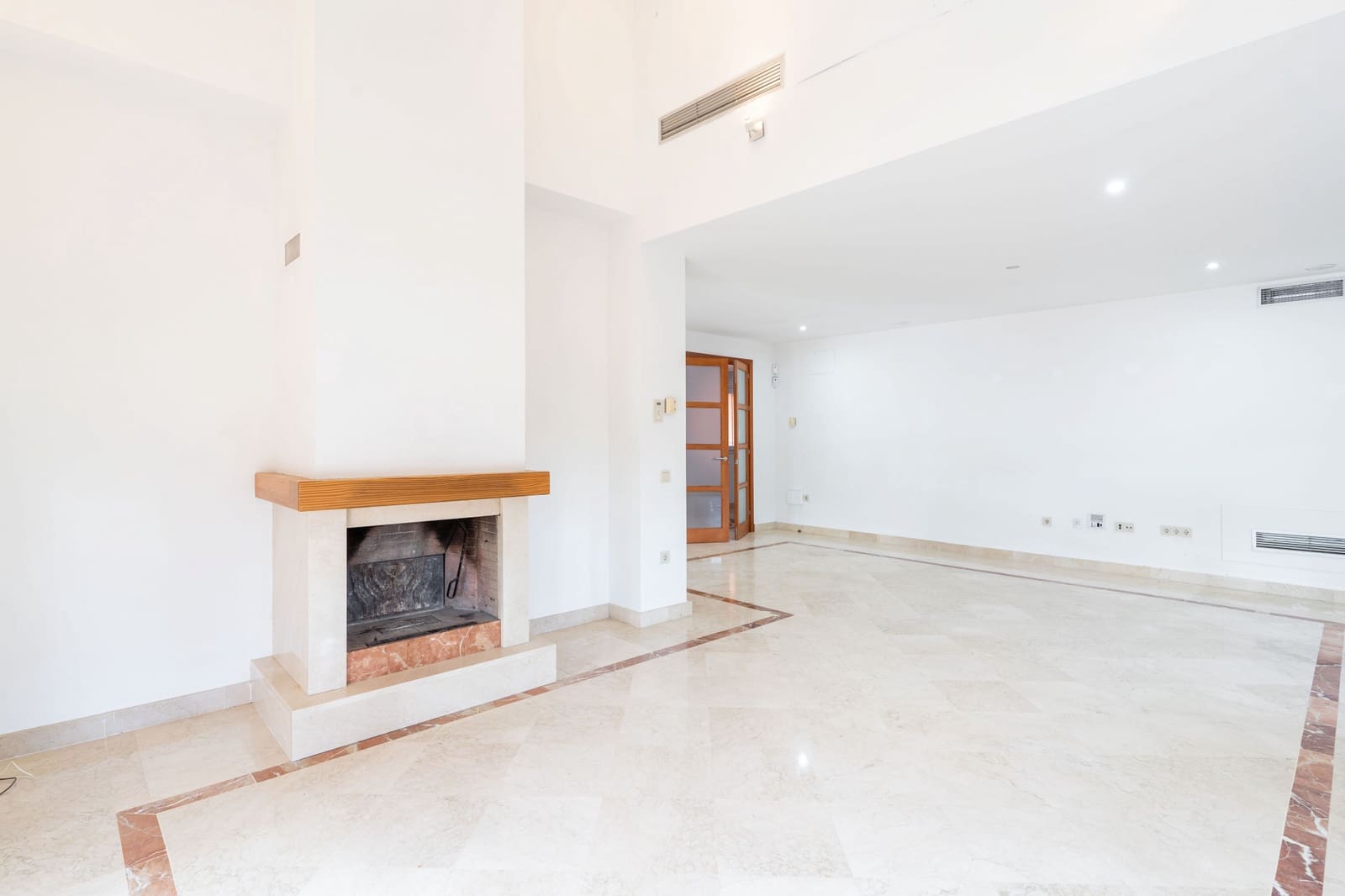 4 soveværelse Villa til salg i Sotogrande med swimmingpool garage - € 980.000 (Ref: 7792989)