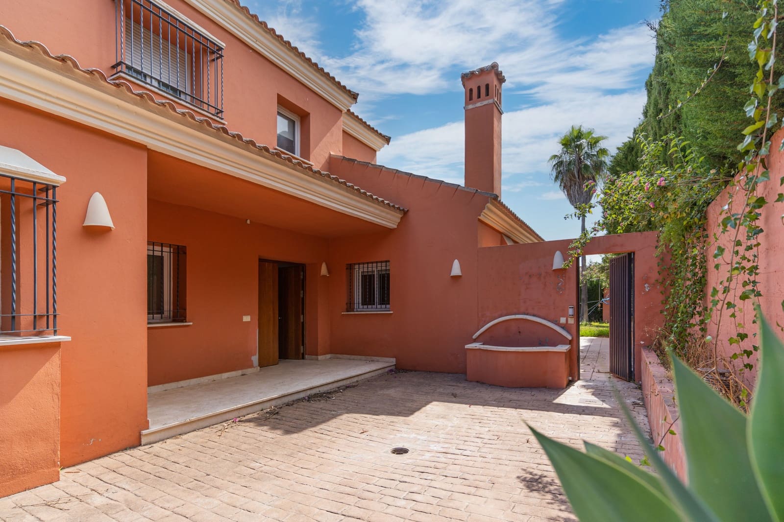 4 soveværelse Villa til salg i Sotogrande med swimmingpool garage - € 980.000 (Ref: 7792989)