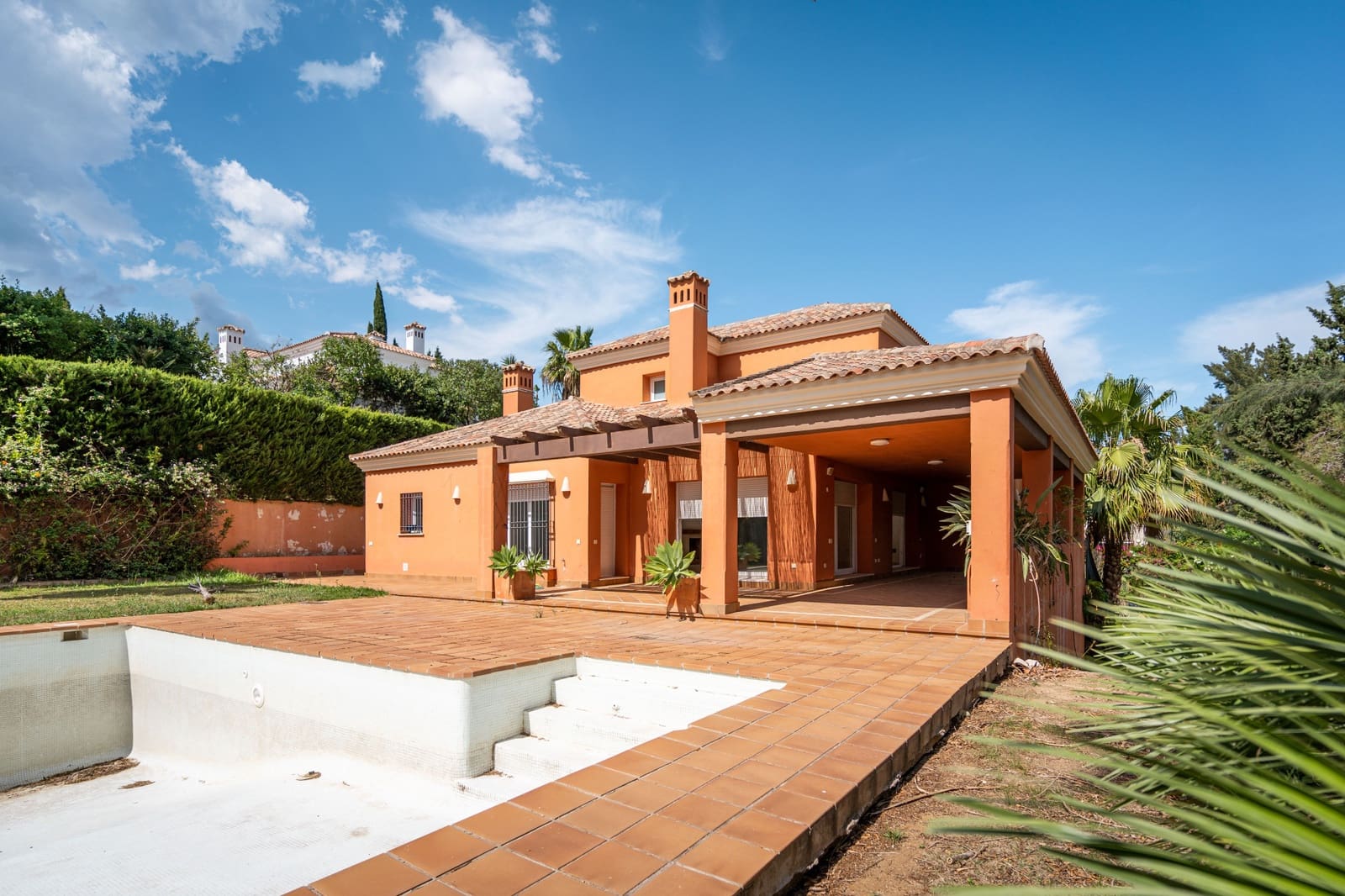 4 soveværelse Villa til salg i Sotogrande med swimmingpool garage - € 980.000 (Ref: 7792989)