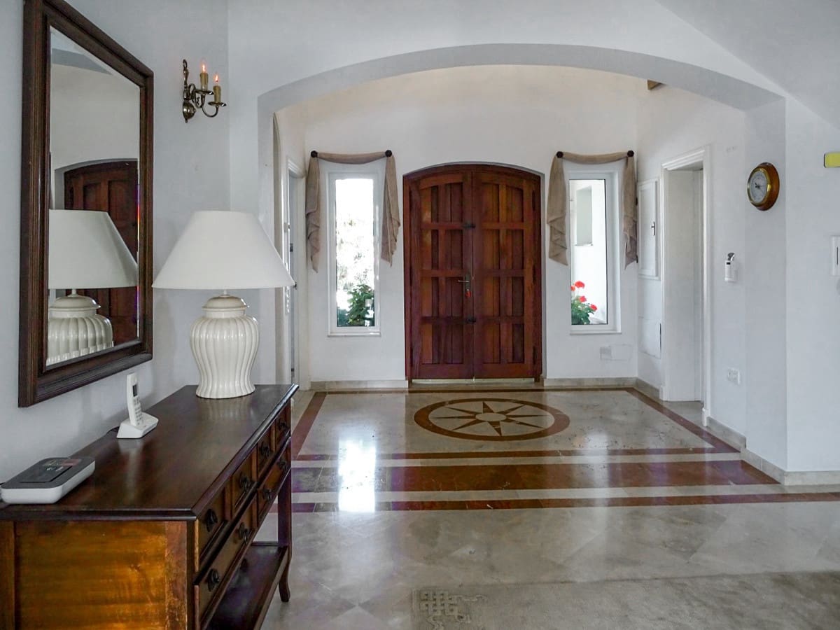 4 soverom Villa til salgs i Sotogrande med svømmebasseng garasje - € 1 700 000 (Ref: 7792991)