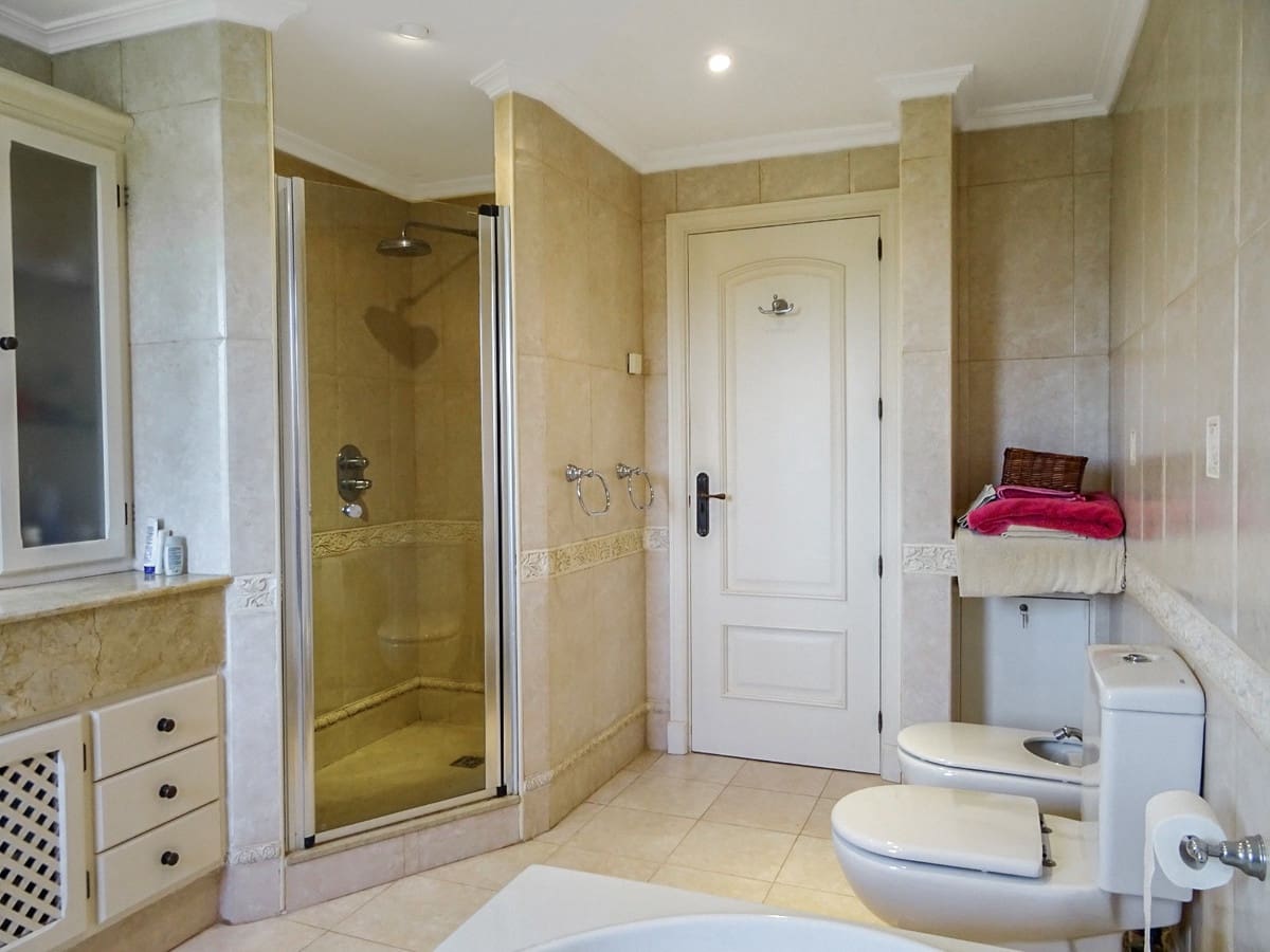 4 soverom Villa til salgs i Sotogrande med svømmebasseng garasje - € 1 700 000 (Ref: 7792991)