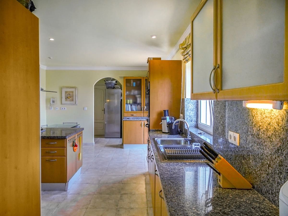 4 soverom Villa til salgs i Sotogrande med svømmebasseng garasje - € 1 700 000 (Ref: 7792991)