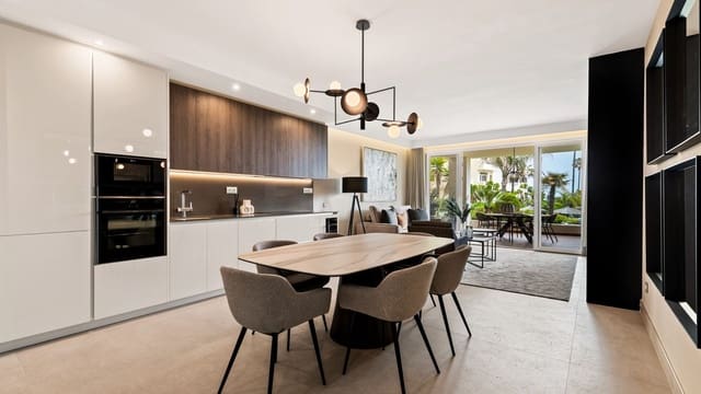 4 soverom Leilighet til salgs i Estepona med svømmebasseng garasje - € 1 295 000 (Ref: 7792994)