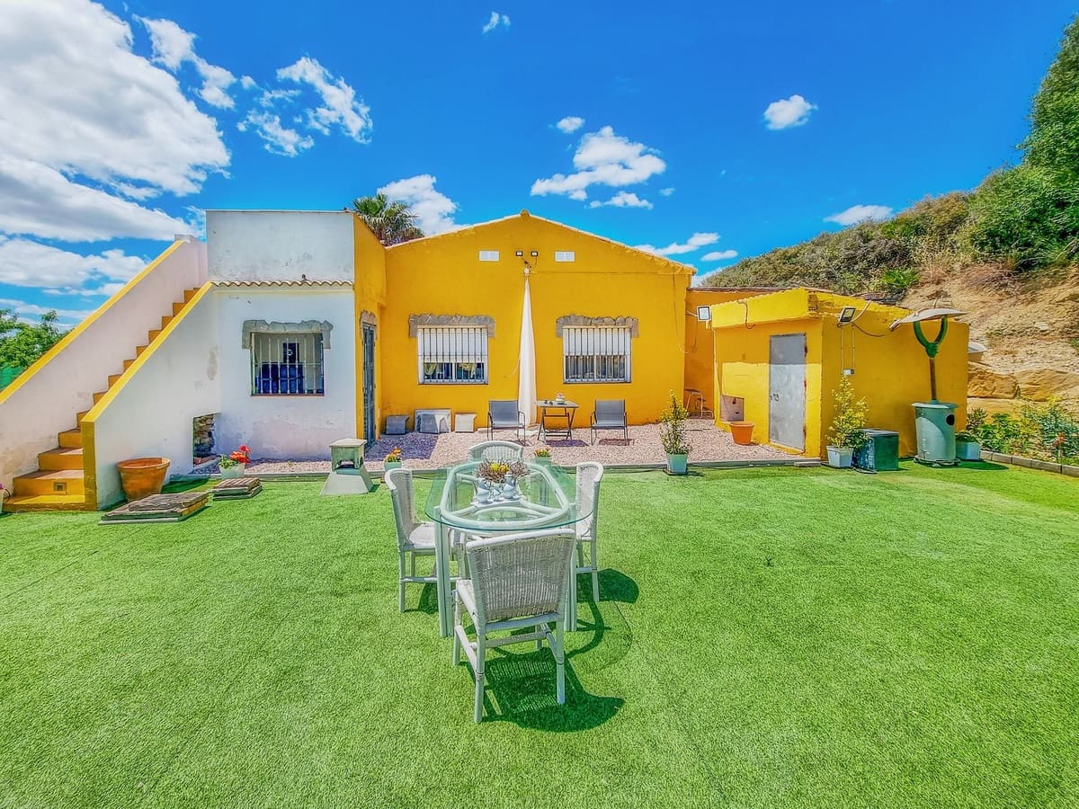 3 soveværelse Finca/Landehus til salg i Casares med swimmingpool garage - € 640.000 (Ref: 7792996)