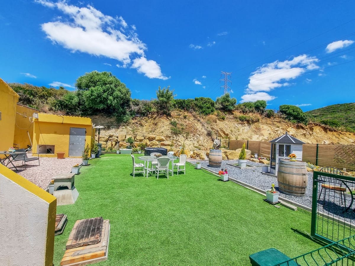 3 soveværelse Finca/Landehus til salg i Casares med swimmingpool garage - € 640.000 (Ref: 7792996)