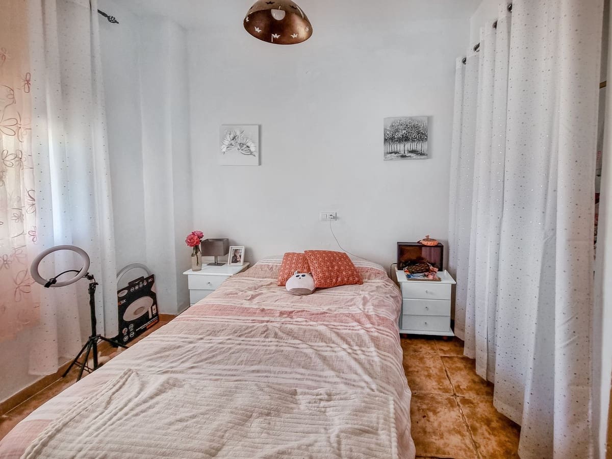 3 soveværelse Finca/Landehus til salg i Casares med swimmingpool garage - € 640.000 (Ref: 7792996)