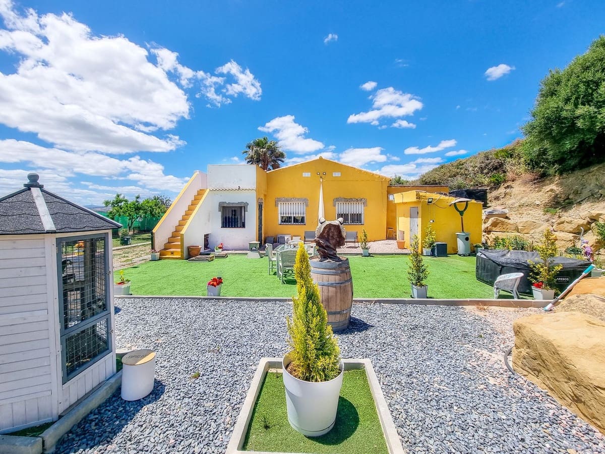 3 soveværelse Finca/Landehus til salg i Casares med swimmingpool garage - € 640.000 (Ref: 7792996)
