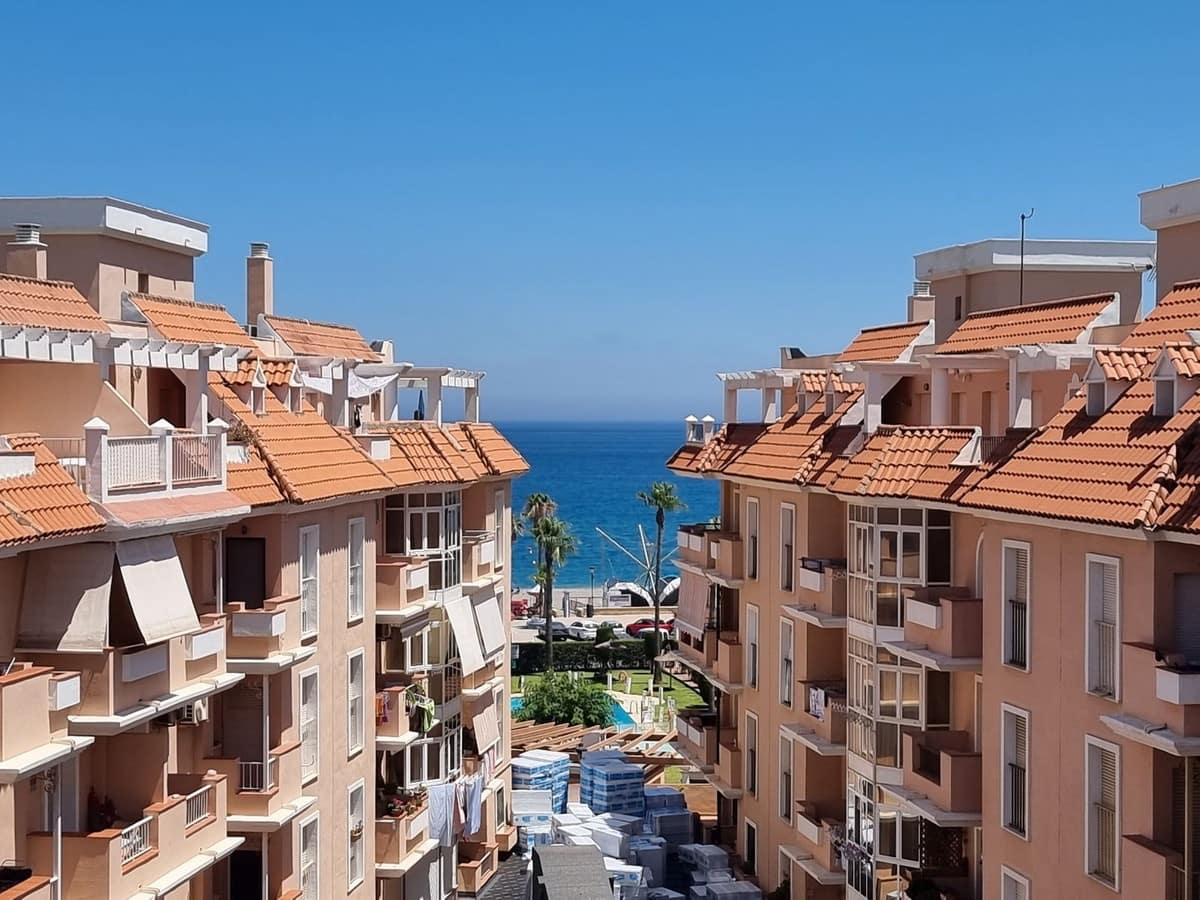 2 bedroom Penthouse for sale in San Luis de Sabinillas with pool - € 229,000 (Ref: 7793005)