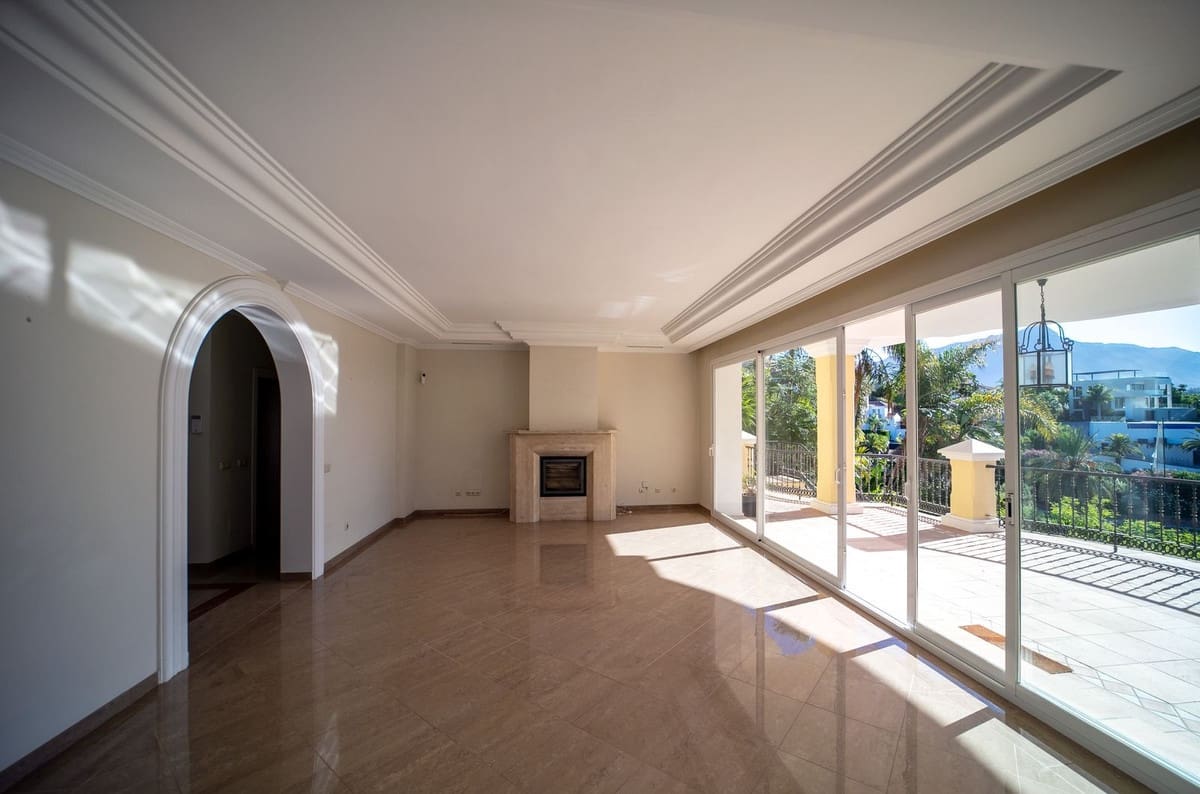 6 makuuhuone Huvila myytävänä paikassa Benahavis mukana uima-altaan 
autotalli - 1 995 000 € (Ref: 7793009)