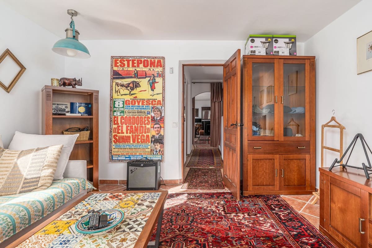 3 bedroom Finca/Country House for sale in Casares with pool garage - € 775,000 (Ref: 7793031)