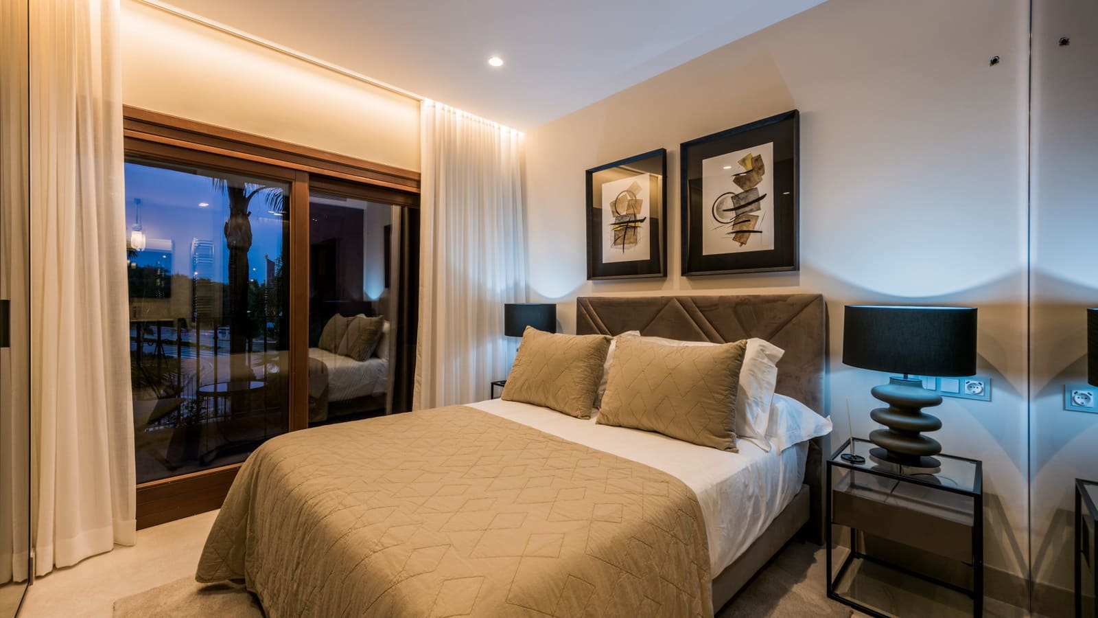 3 slaapkamer Appartement te koop in Estepona met zwembad garage - € 1.395.000 (Ref: 7793064)