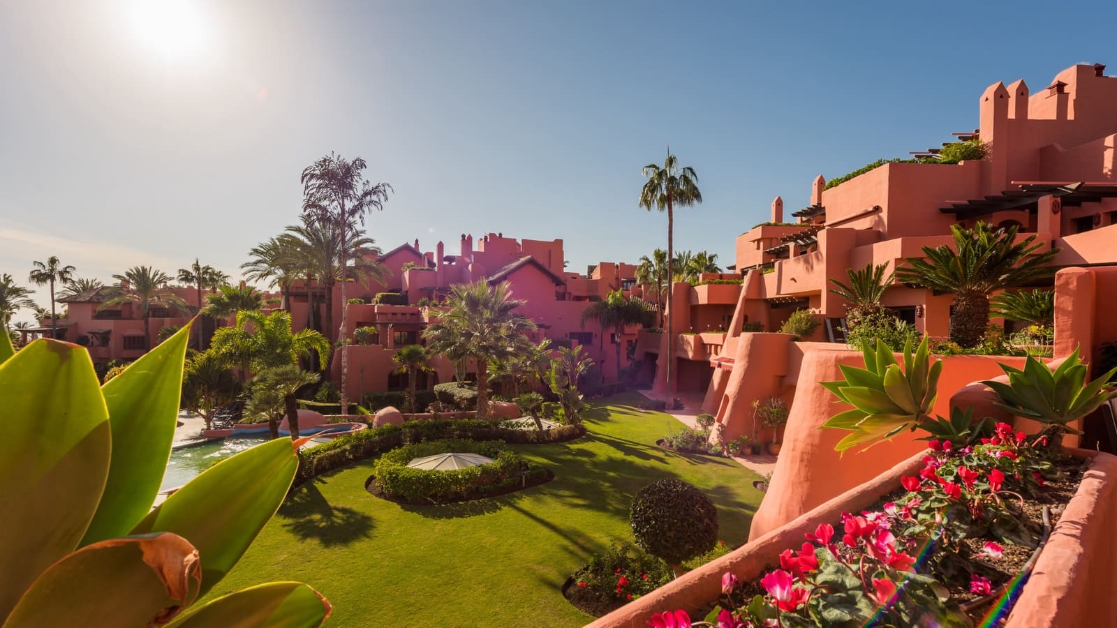 3 slaapkamer Appartement te koop in Estepona met zwembad garage - € 1.395.000 (Ref: 7793064)