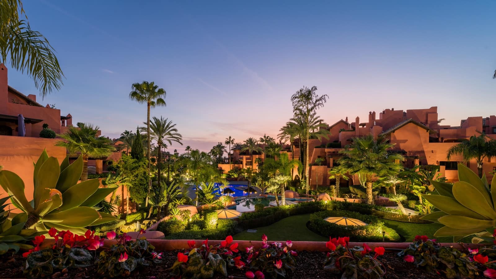 3 slaapkamer Appartement te koop in Estepona met zwembad garage - € 1.395.000 (Ref: 7793064)