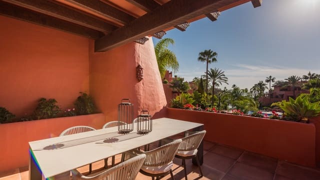 3 slaapkamer Appartement te koop in Estepona met zwembad garage - € 1.395.000 (Ref: 7793064)