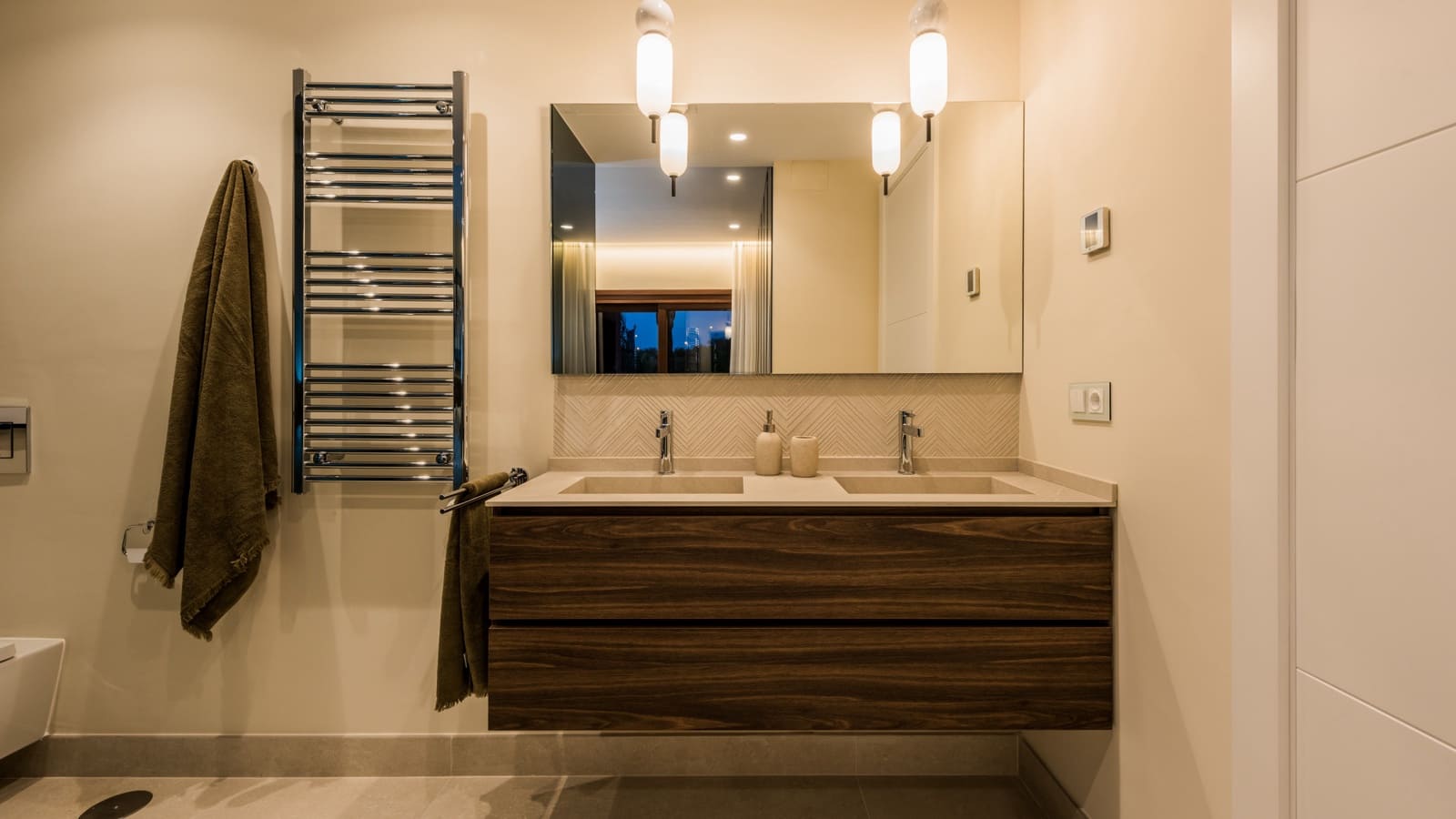 3 slaapkamer Appartement te koop in Estepona met zwembad garage - € 1.395.000 (Ref: 7793064)