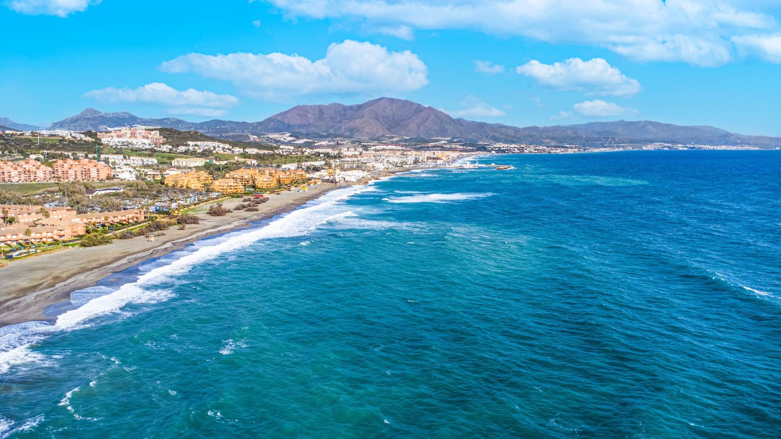 5 soveværelse Finca/Landehus til salg i San Martin del Tesorillo med swimmingpool garage - € 690.000 (Ref: 7793081)