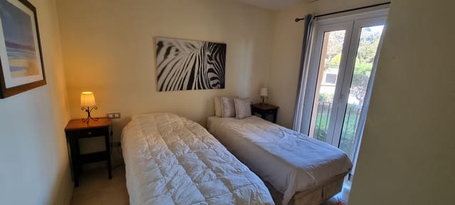 2 chambre Appartement à vendre à La Duquesa / Puerto de la Duquesa, Manilva avec piscine garage - 435 000 € (Ref: 7793083)