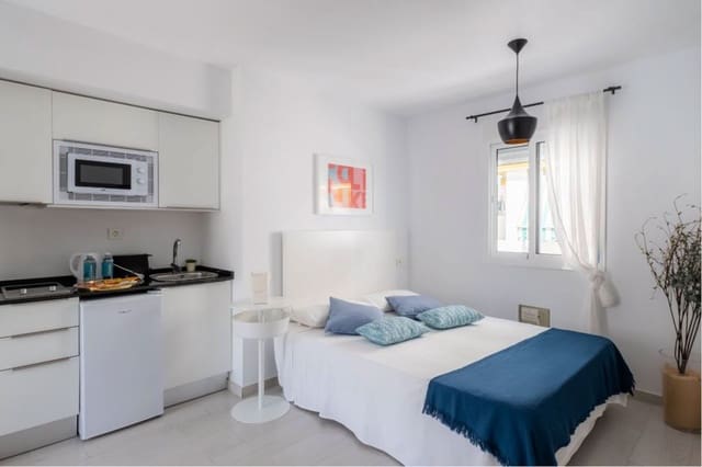 6 slaapkamer Villa te koop in Marbella - € 1.250.000 (Ref: 7793087)