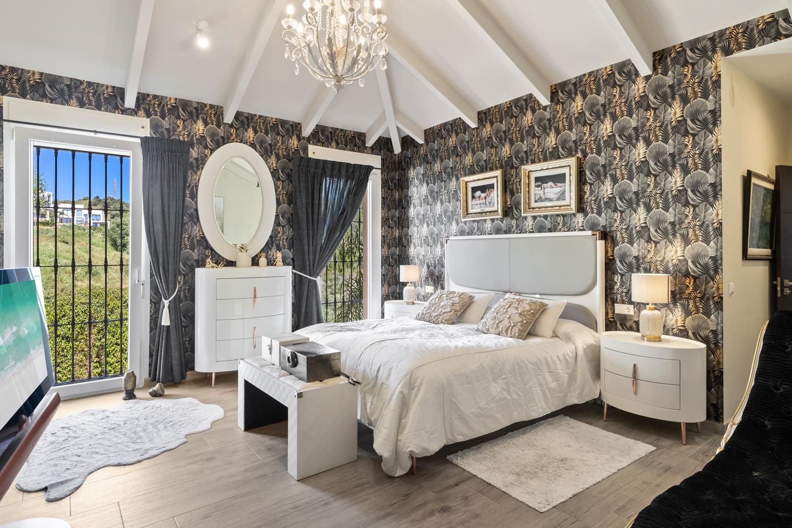 4 bedroom Villa for sale in Mijas Costa with pool garage - € 1,895,000 (Ref: 7793110)