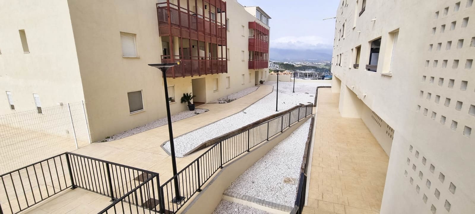 2 soverom Leilighet til salgs i La Duquesa / Puerto de la Duquesa med svømmebasseng garasje - € 269 500 (Ref: 7793138)