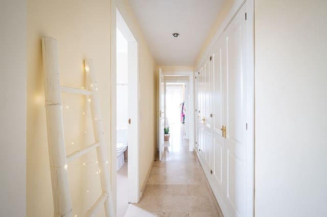2 slaapkamer Appartement te koop in La Duquesa / Puerto de la Duquesa, Manilva met zwembad garage - € 269.500 (Ref: 7793138)
