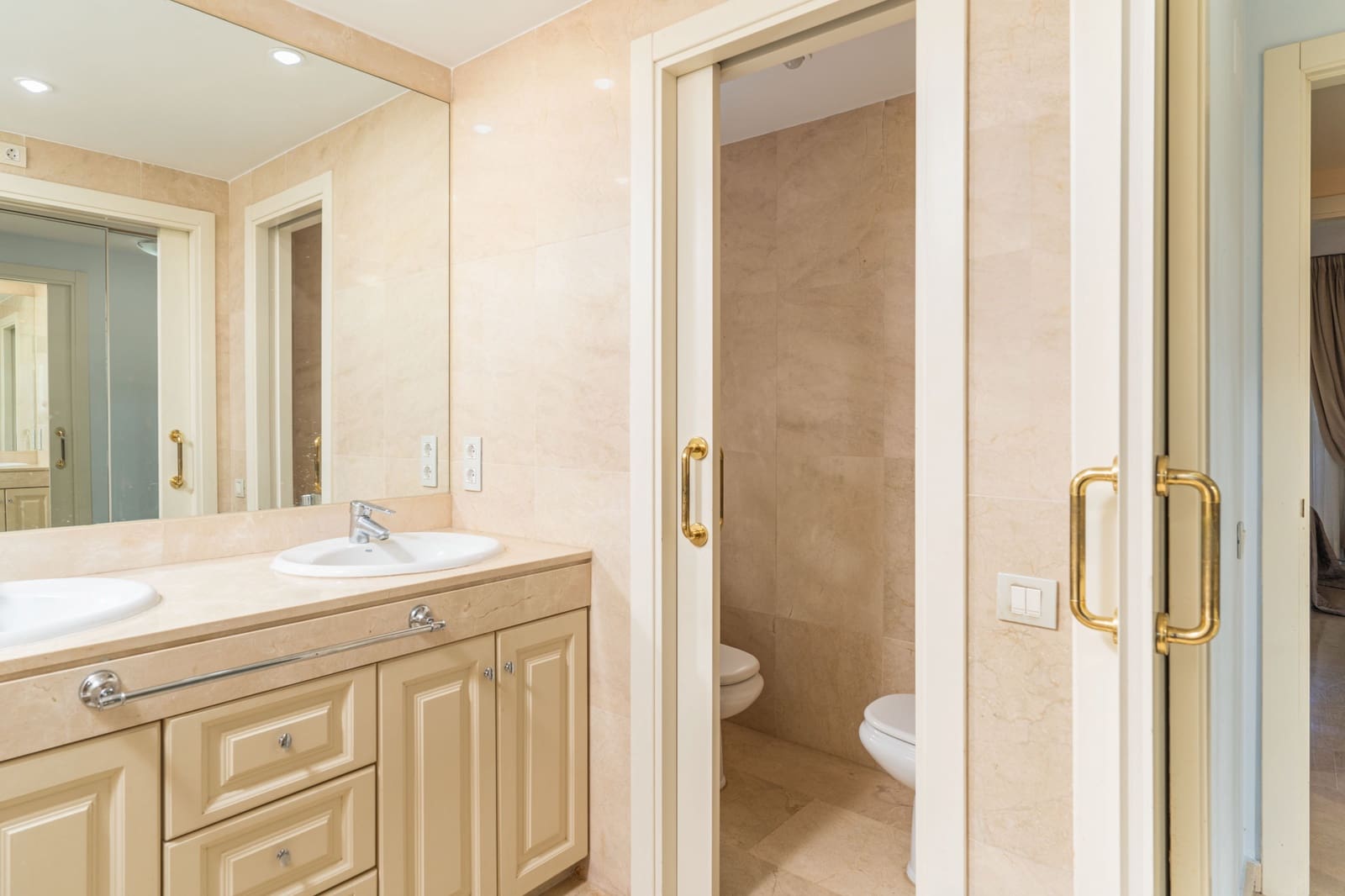 3 soveværelse Lejlighed til salg i La Duquesa / Puerto de la Duquesa med swimmingpool garage - € 549.950 (Ref: 7793149)