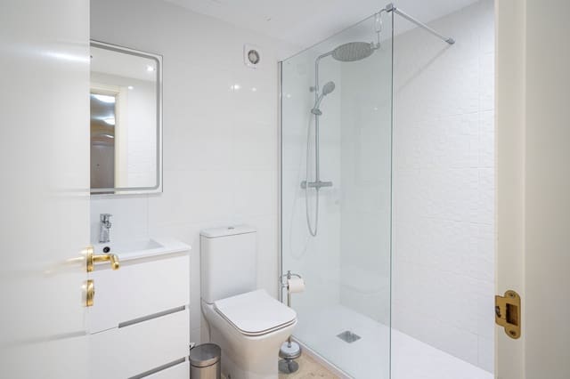 3 soveværelse Lejlighed til salg i La Duquesa / Puerto de la Duquesa, Manilva med swimmingpool garage - € 549.950 (Ref: 7793149)