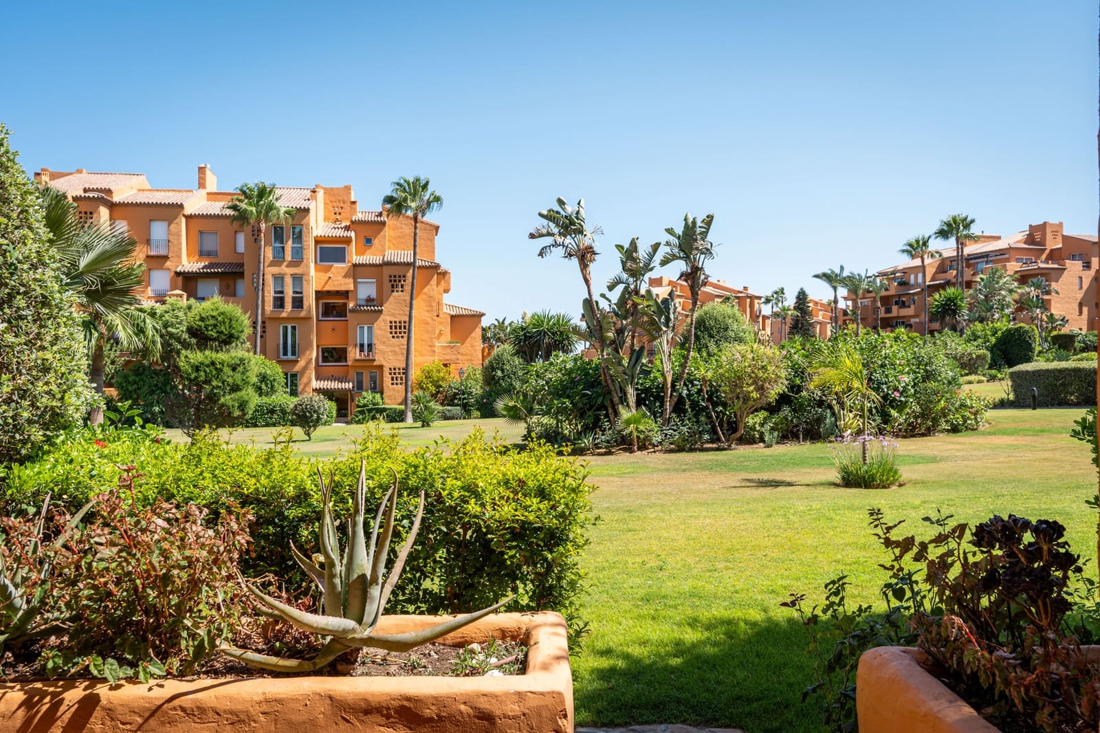 3 soveværelse Lejlighed til salg i La Duquesa / Puerto de la Duquesa med swimmingpool garage - € 549.950 (Ref: 7793149)