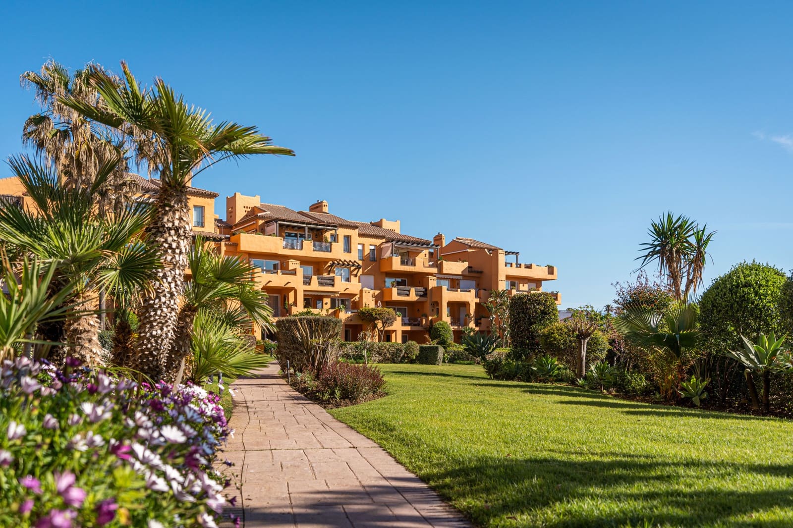 3 soveværelse Lejlighed til salg i La Duquesa / Puerto de la Duquesa med swimmingpool garage - € 549.950 (Ref: 7793149)