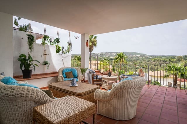 5 soveværelse Villa til salg i Sotogrande, San Roque med swimmingpool garage - € 980.000 (Ref: 7793157)