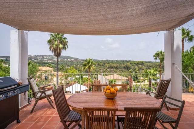 5 soveværelse Villa til salg i Sotogrande, San Roque med swimmingpool garage - € 980.000 (Ref: 7793157)