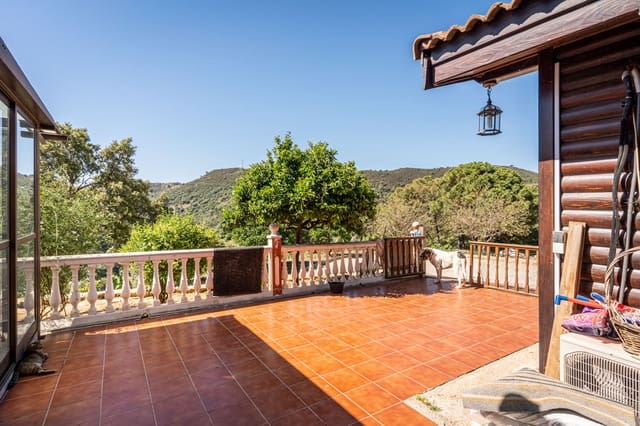 3 bedroom Wooden Home for sale in Estepona with pool garage - € 810,000 (Ref: 7793196)
