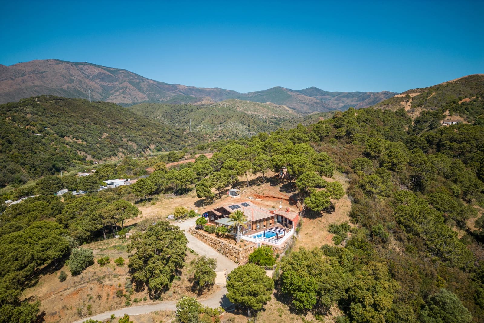 3 quarto Casa de Madeira para venda em Estepona com piscina garagem - 810 000 € (Ref: 7793196)