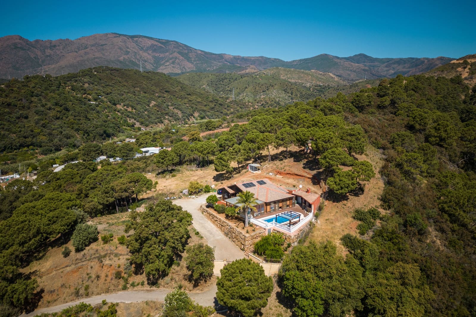 3 quarto Casa de Madeira para venda em Estepona com piscina garagem - 810 000 € (Ref: 7793196)