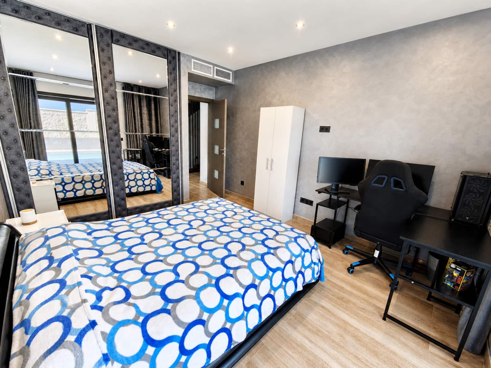 3 slaapkamer Villa te koop in Buenas Noches met zwembad garage - € 1.300.000 (Ref: 7823483)
