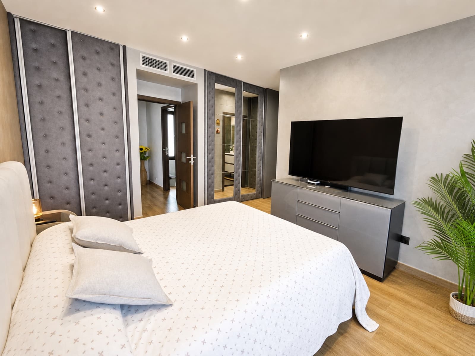 3 slaapkamer Villa te koop in Buenas Noches met zwembad garage - € 1.300.000 (Ref: 7823483)